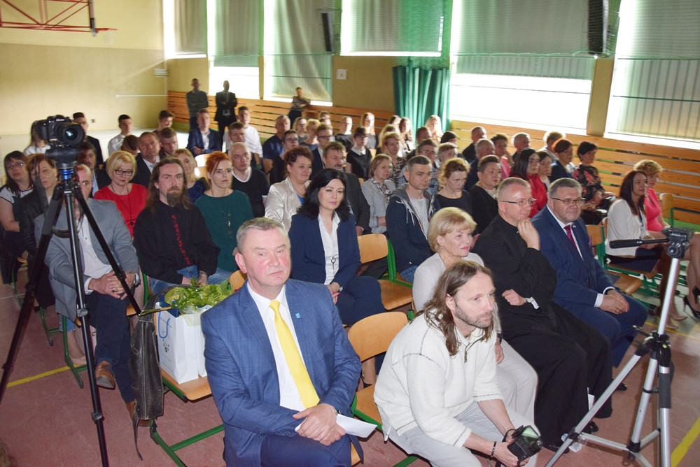 Maturzyści zakończyli rok szkolny. Na Wzgórzu pożegnano 190 absolwentów