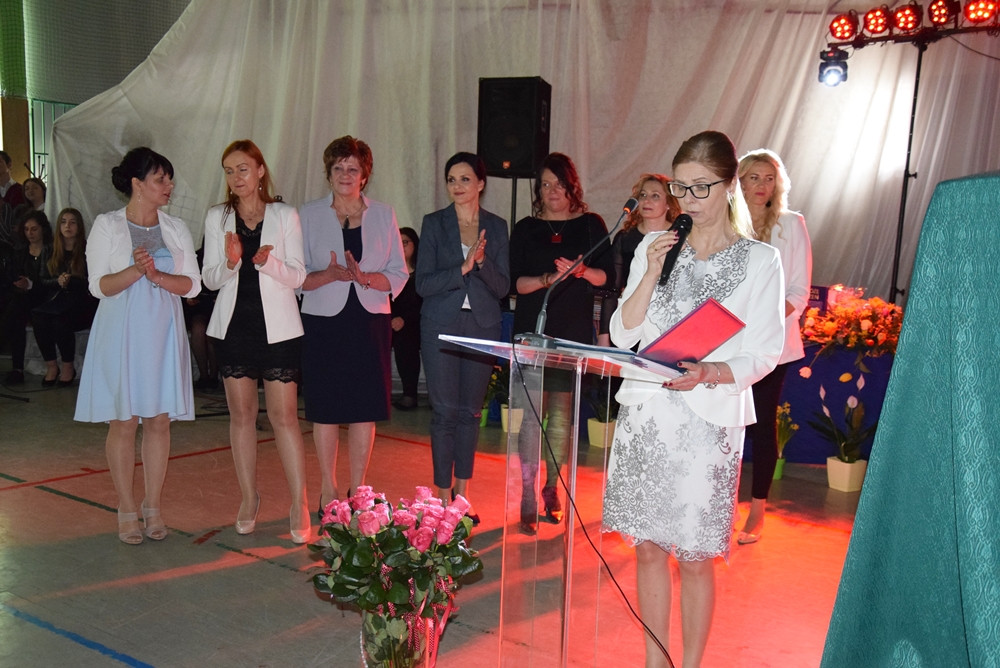 Maturzyści zakończyli rok szkolny. Na Wzgórzu pożegnano 190 absolwentów