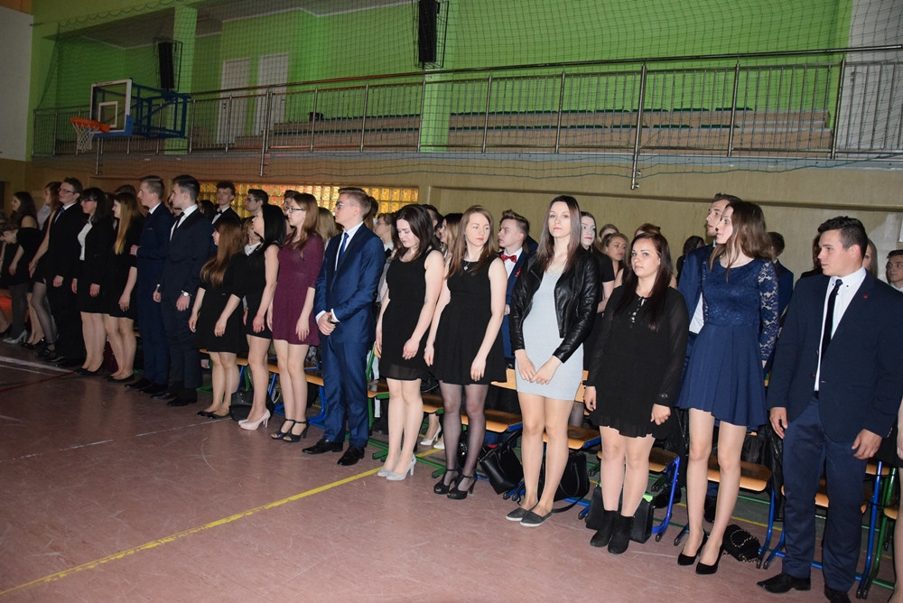 Maturzyści zakończyli rok szkolny. Na Wzgórzu pożegnano 190 absolwentów