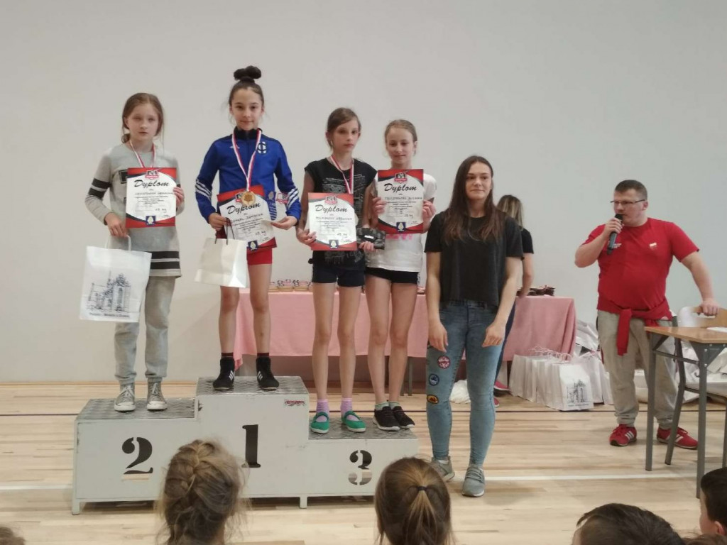 Młode kartuskie zapaśniczki bez medali nie wracają
