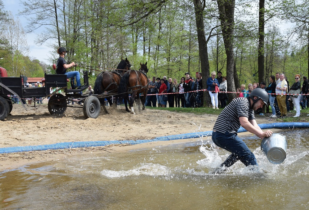 Majówka w Ostrzycach. Kilkanaście ekip rywalizowało w Turnieju Wiśta Wio