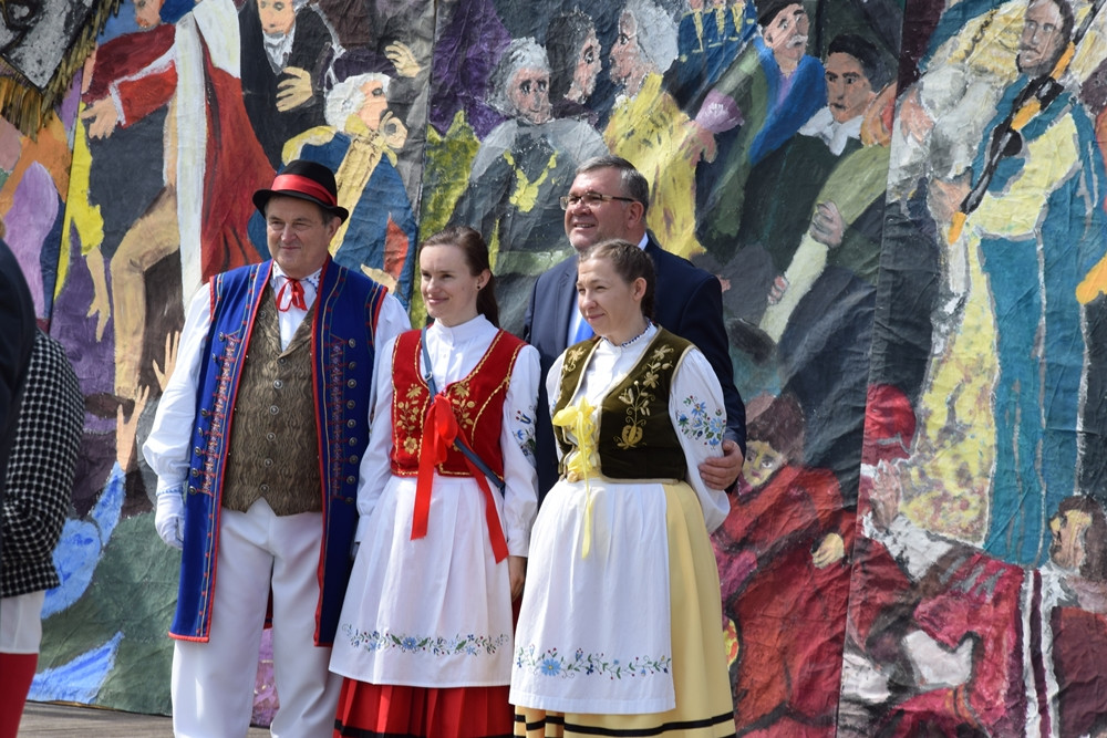 Kartuzy. Patriotyczne święto 3 maja. Odczytano preambułę Konstytucji w języku kaszubskim