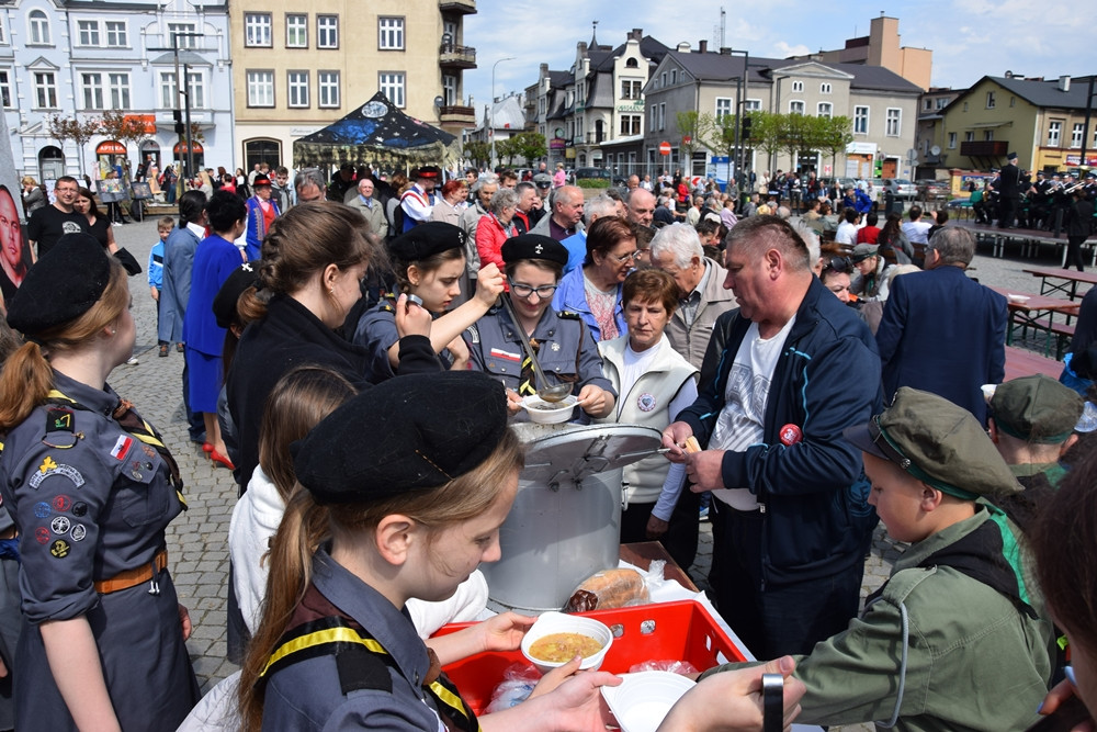 Kartuzy. Patriotyczne święto 3 maja. Odczytano preambułę Konstytucji w języku kaszubskim