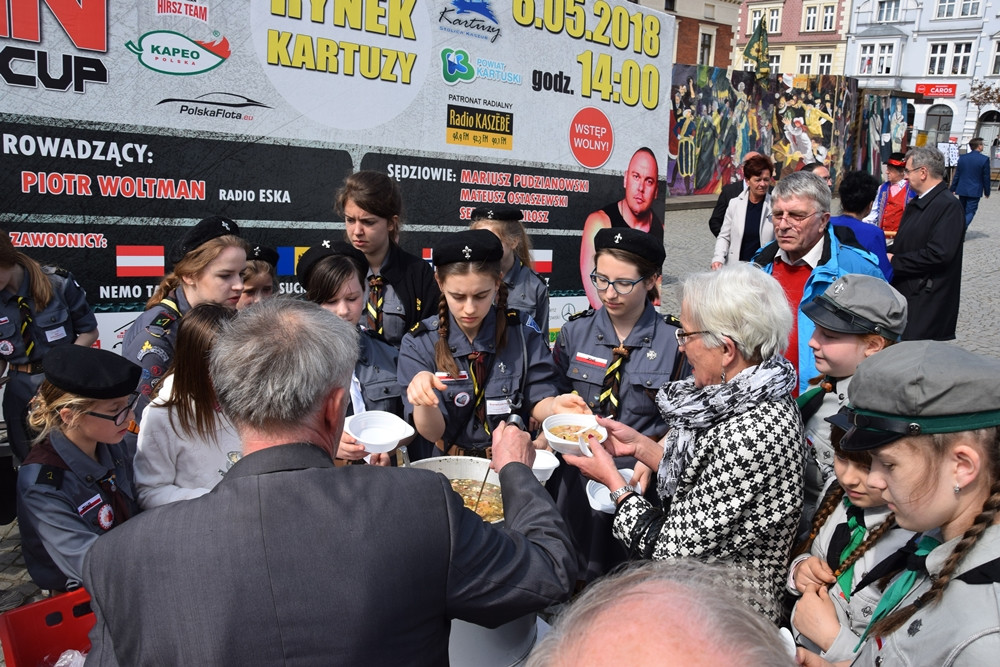 Kartuzy. Patriotyczne święto 3 maja. Odczytano preambułę Konstytucji w języku kaszubskim