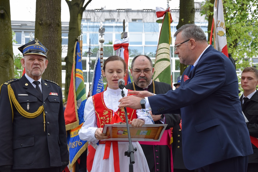 Kartuzy. Patriotyczne święto 3 maja. Odczytano preambułę Konstytucji w języku kaszubskim
