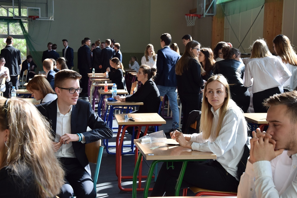 Rozpoczął się maturalny maraton. W powiecie egzaminy zdaje ponad 900 osób