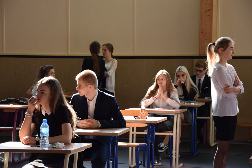 Rozpoczął się maturalny maraton. W powiecie egzaminy zdaje ponad 900 osób