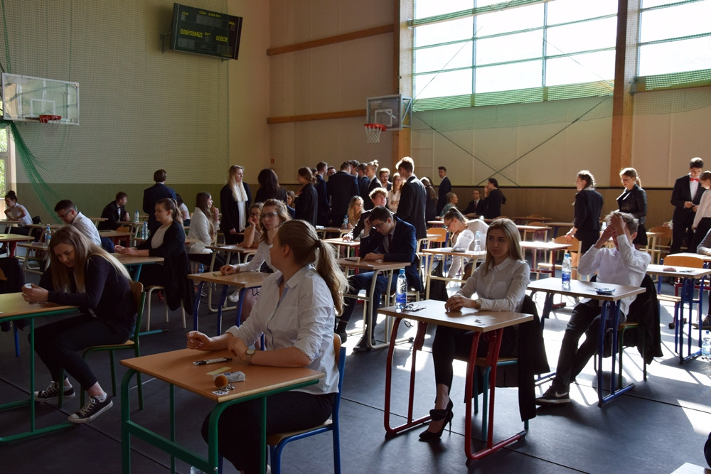 Rozpoczął się maturalny maraton. W powiecie egzaminy zdaje ponad 900 osób