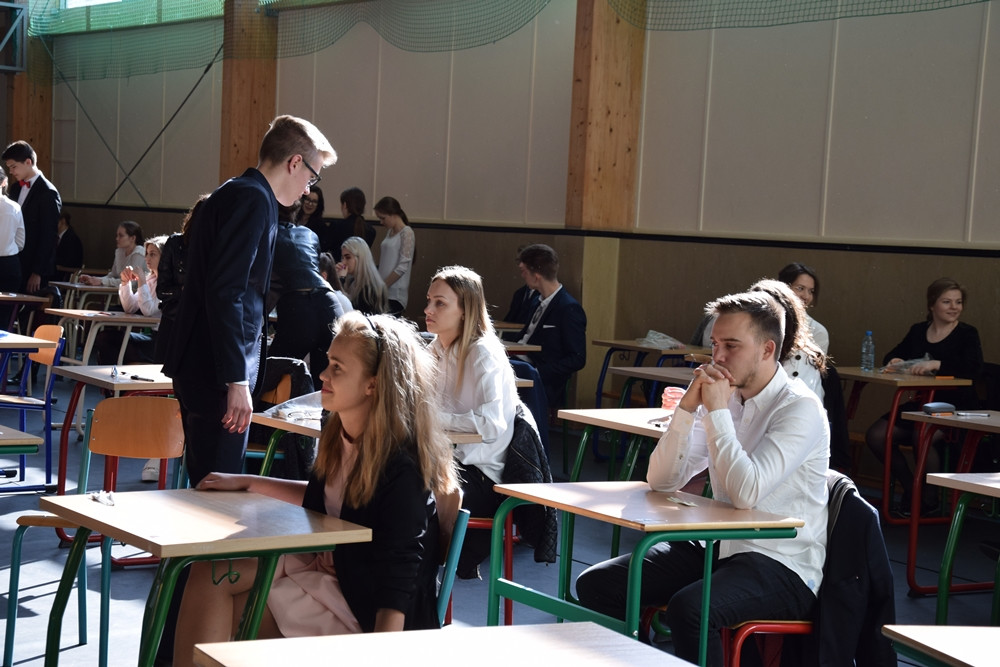 Rozpoczął się maturalny maraton. W powiecie egzaminy zdaje ponad 900 osób