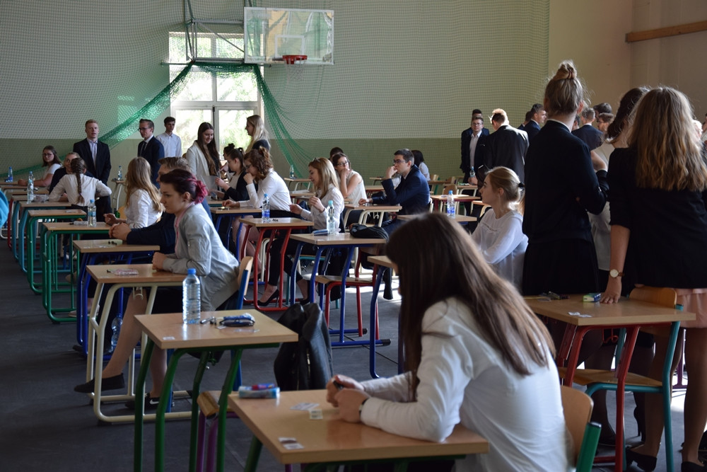 Rozpoczął się maturalny maraton. W powiecie egzaminy zdaje ponad 900 osób