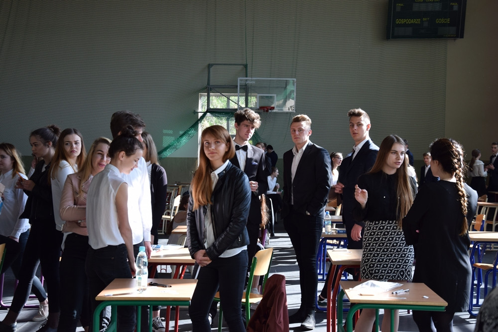 Rozpoczął się maturalny maraton. W powiecie egzaminy zdaje ponad 900 osób