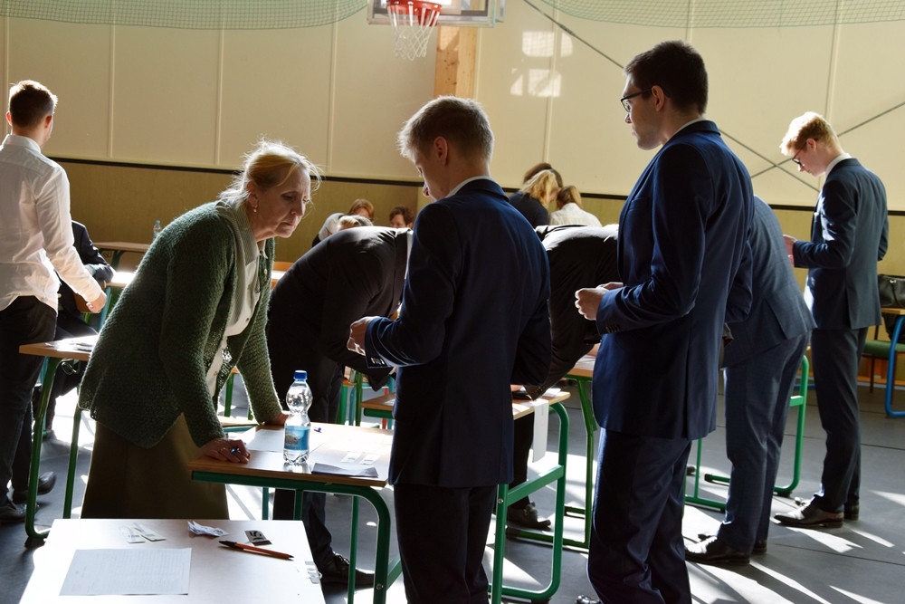 Rozpoczął się maturalny maraton. W powiecie egzaminy zdaje ponad 900 osób