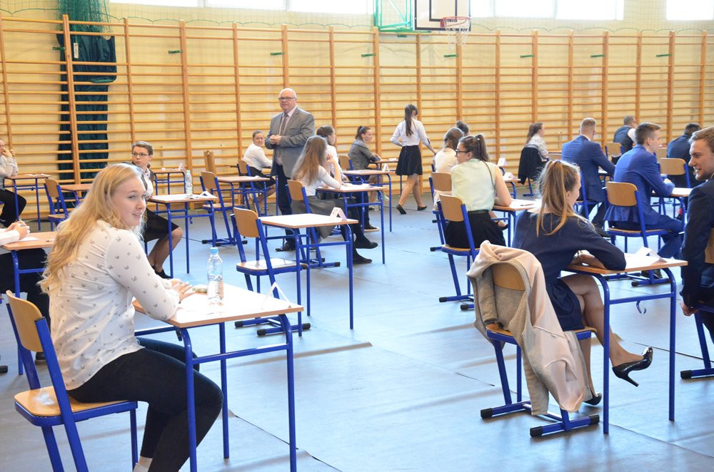 Rozpoczął się maturalny maraton. W powiecie egzaminy zdaje ponad 900 osób
