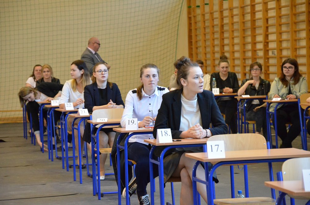 Rozpoczął się maturalny maraton. W powiecie egzaminy zdaje ponad 900 osób