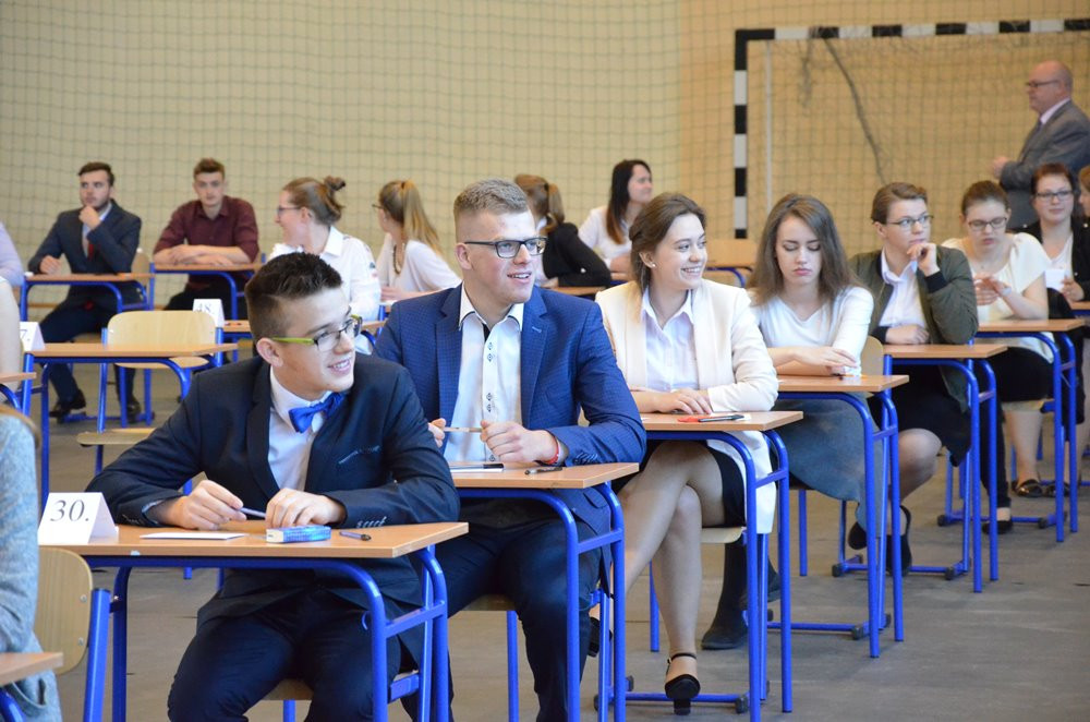 Rozpoczął się maturalny maraton. W powiecie egzaminy zdaje ponad 900 osób