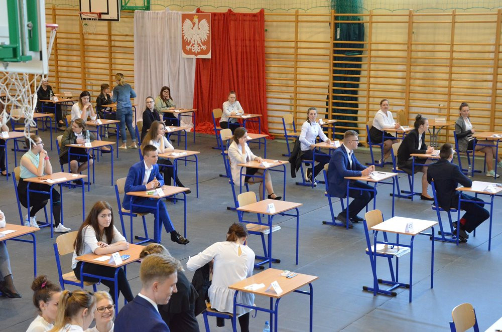 Rozpoczął się maturalny maraton. W powiecie egzaminy zdaje ponad 900 osób