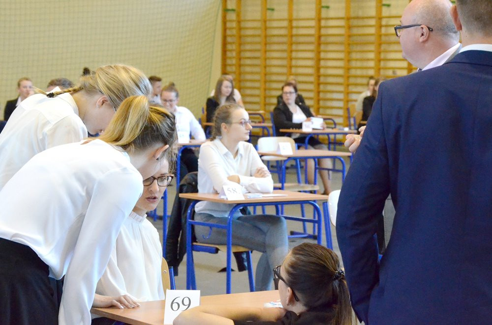 Rozpoczął się maturalny maraton. W powiecie egzaminy zdaje ponad 900 osób