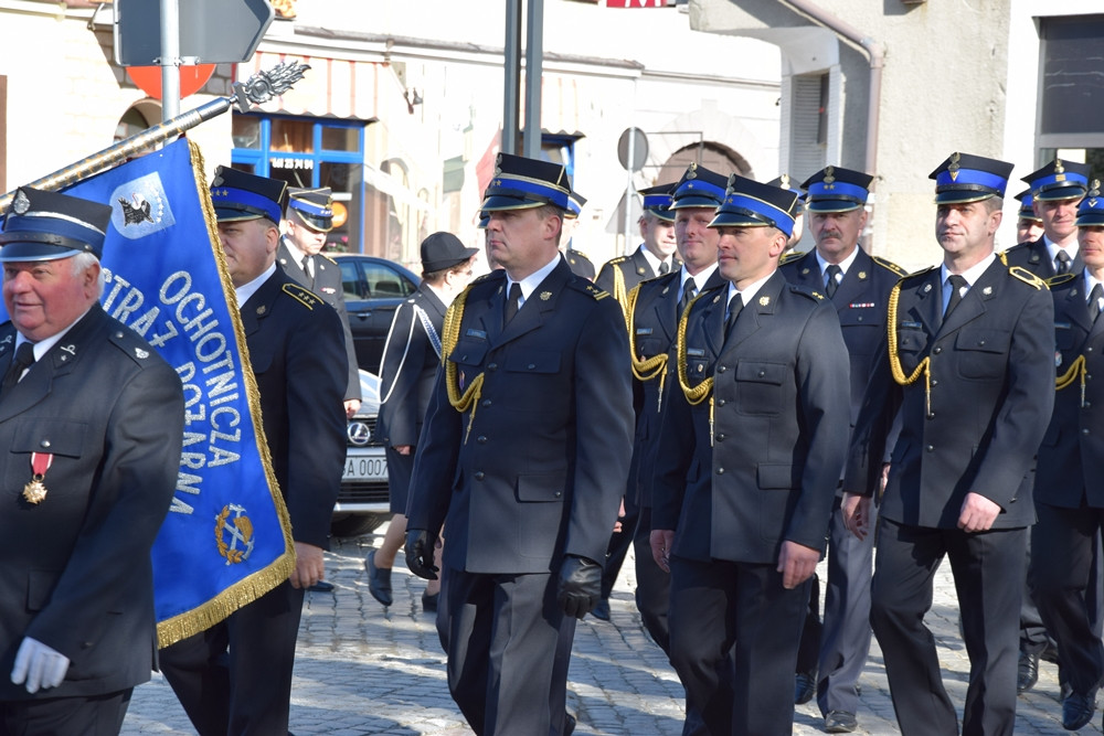 Strażacy świętują 4 maja. W Kartuzach był przemarsz i msza św.