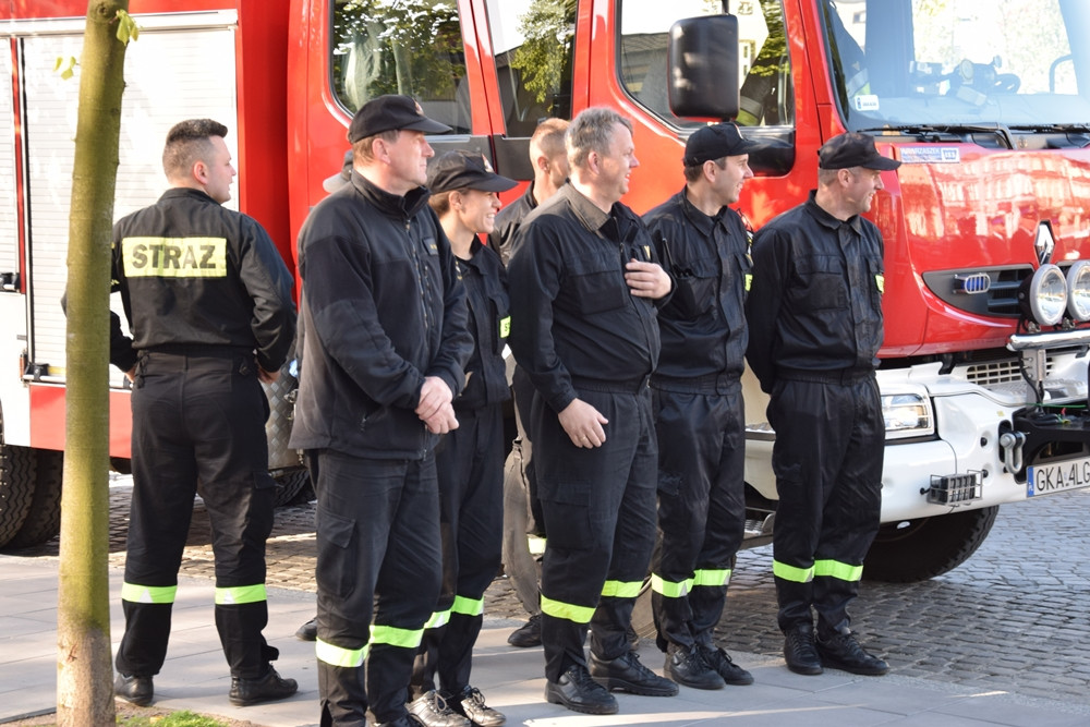 Strażacy świętują 4 maja. W Kartuzach był przemarsz i msza św.