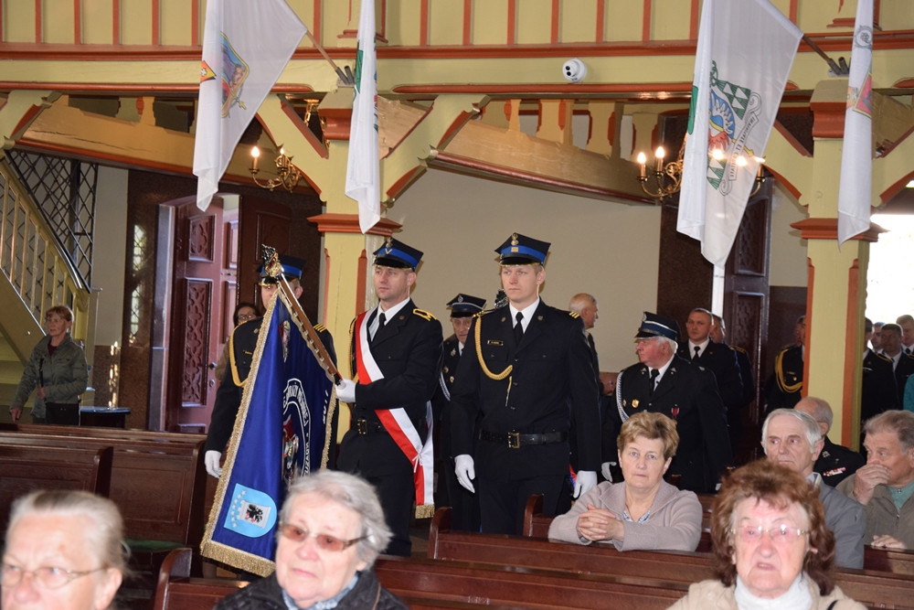 Strażacy świętują 4 maja. W Kartuzach był przemarsz i msza św.