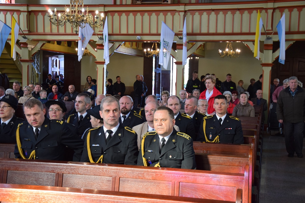 Strażacy świętują 4 maja. W Kartuzach był przemarsz i msza św.