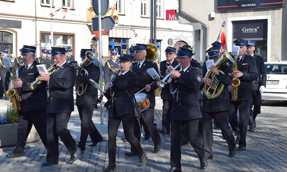 Strażacy świętują 4 maja. W Kartuzach był przemarsz i msza św.