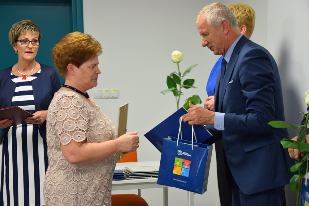 Kartuzy. Wręczono Złote Czepki i zwrócono uwagę na deficyt pielęgniarek i położnych