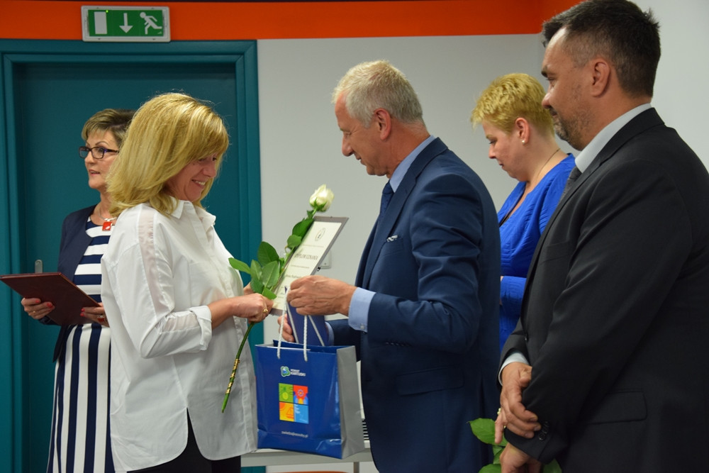 Kartuzy. Wręczono Złote Czepki i zwrócono uwagę na deficyt pielęgniarek i położnych