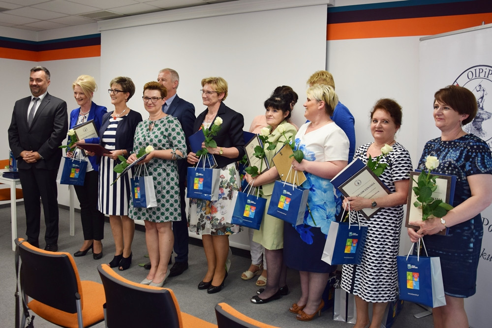 Kartuzy. Wręczono Złote Czepki i zwrócono uwagę na deficyt pielęgniarek i położnych