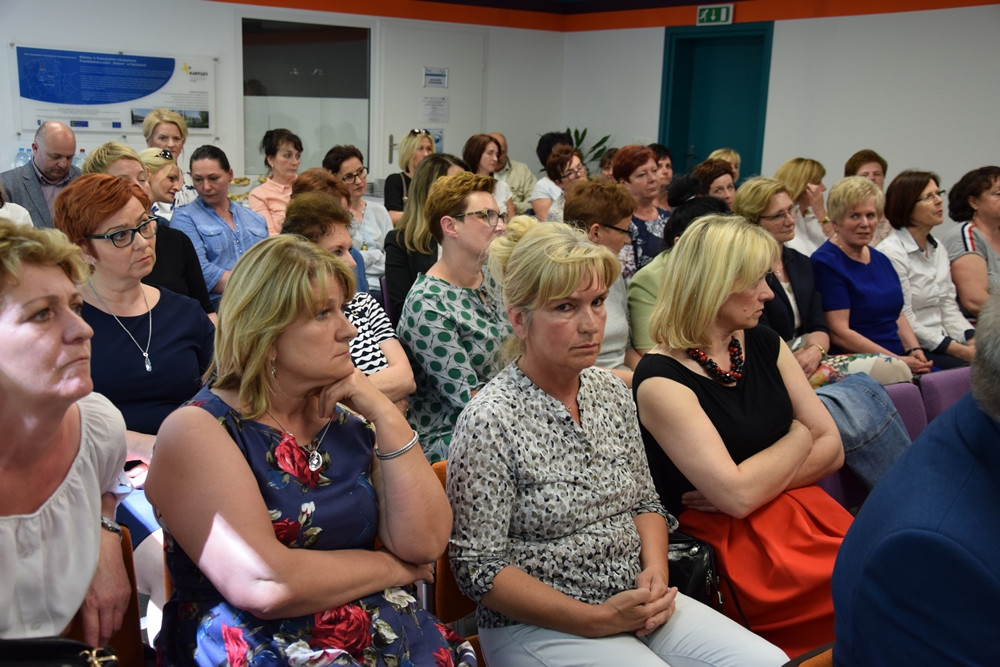 Kartuzy. Wręczono Złote Czepki i zwrócono uwagę na deficyt pielęgniarek i położnych