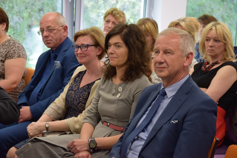 Kartuzy. Wręczono Złote Czepki i zwrócono uwagę na deficyt pielęgniarek i położnych