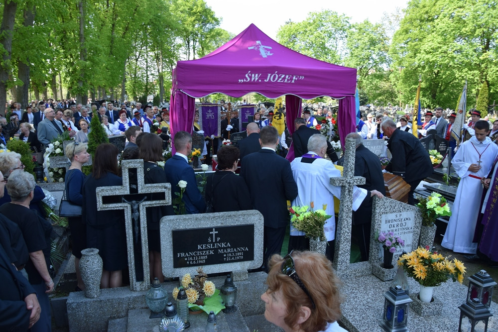 Żukowo. Kaszubi pożegnali Edmunda Lewańczyka: śpiewać będziesz teraz Panu Bogu