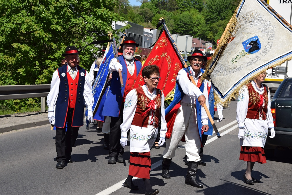 Żukowo. Kaszubi pożegnali Edmunda Lewańczyka: śpiewać będziesz teraz Panu Bogu