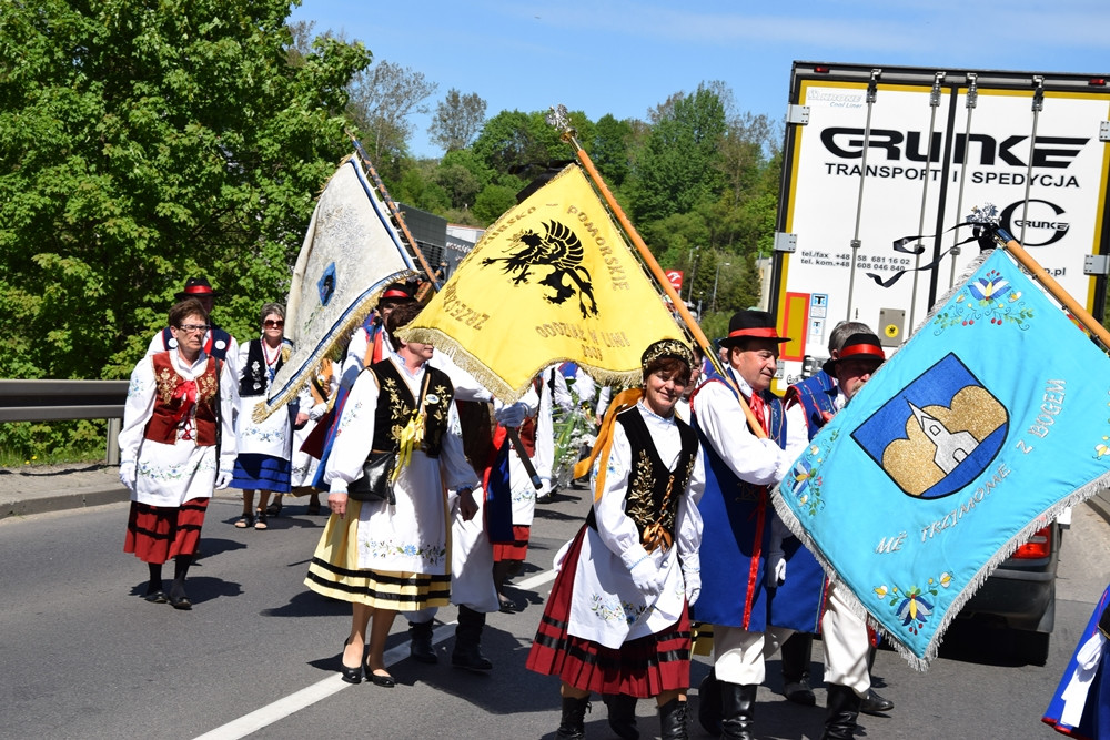 Żukowo. Kaszubi pożegnali Edmunda Lewańczyka: śpiewać będziesz teraz Panu Bogu