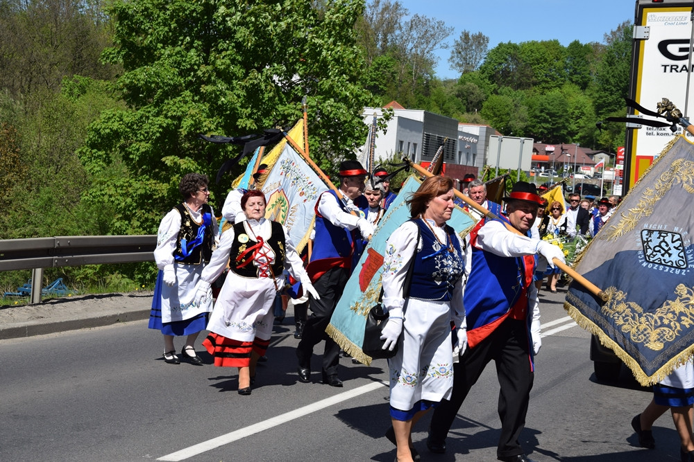 Żukowo. Kaszubi pożegnali Edmunda Lewańczyka: śpiewać będziesz teraz Panu Bogu