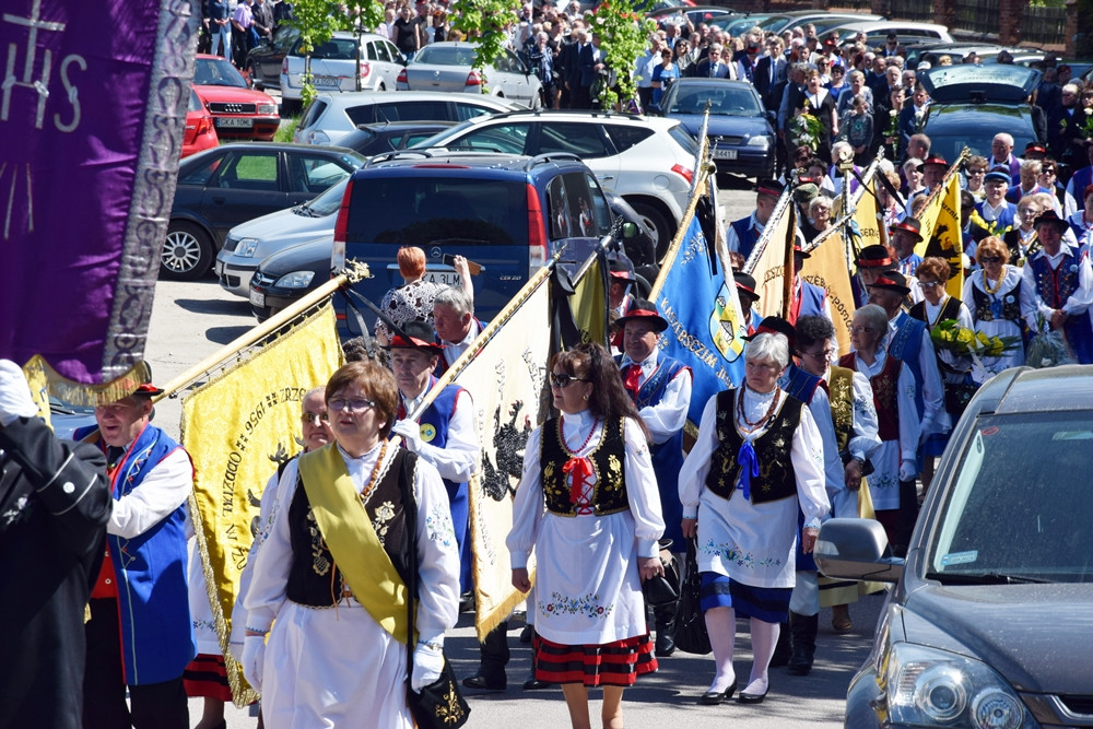 Żukowo. Kaszubi pożegnali Edmunda Lewańczyka: śpiewać będziesz teraz Panu Bogu