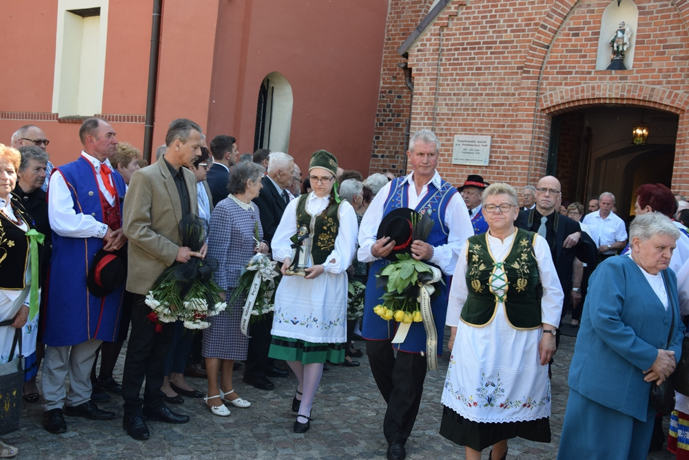 Żukowo. Kaszubi pożegnali Edmunda Lewańczyka: śpiewać będziesz teraz Panu Bogu