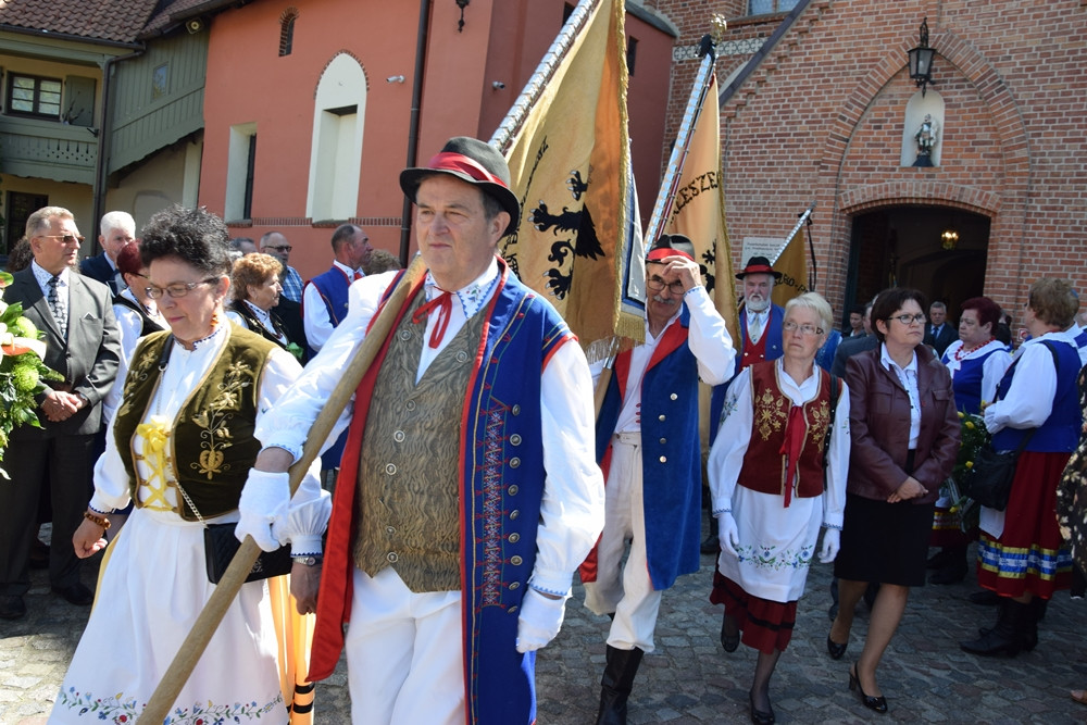 Żukowo. Kaszubi pożegnali Edmunda Lewańczyka: śpiewać będziesz teraz Panu Bogu