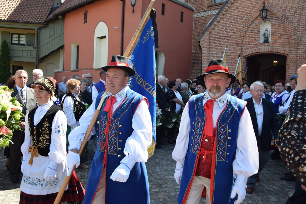 Żukowo. Kaszubi pożegnali Edmunda Lewańczyka: śpiewać będziesz teraz Panu Bogu