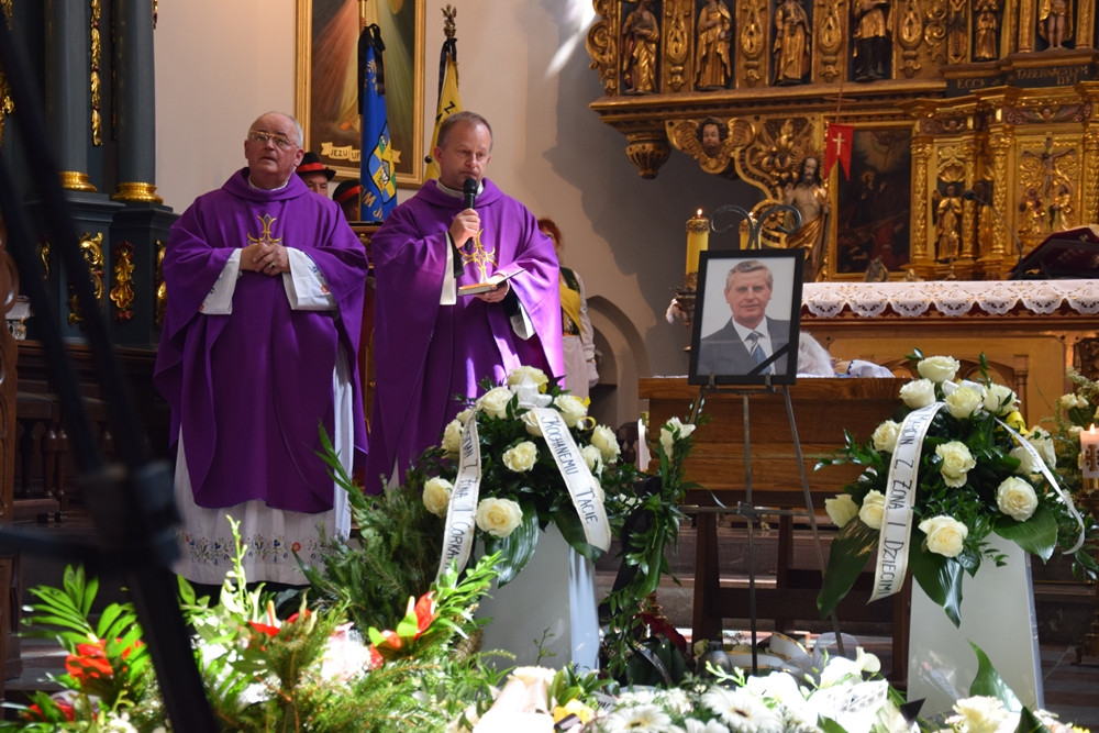 Żukowo. Kaszubi pożegnali Edmunda Lewańczyka: śpiewać będziesz teraz Panu Bogu