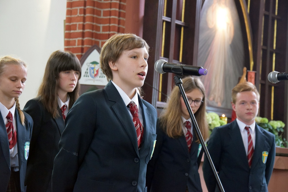 Kartuzy. Sztandar i hymn na 20-lecie Szkoły Katolickiej