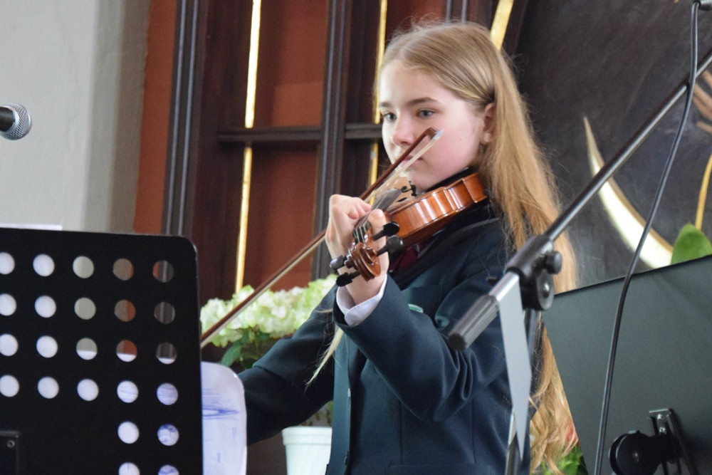 Kartuzy. Sztandar i hymn na 20-lecie Szkoły Katolickiej