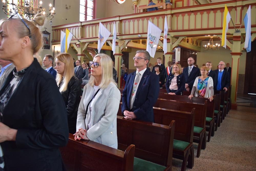 Kartuzy. Sztandar i hymn na 20-lecie Szkoły Katolickiej