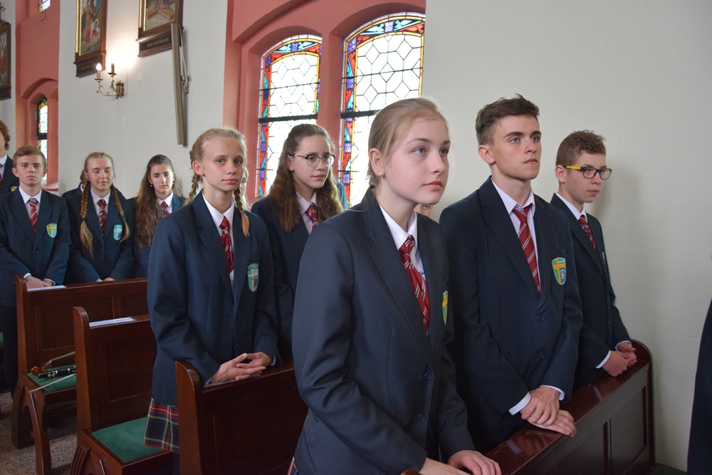 Kartuzy. Sztandar i hymn na 20-lecie Szkoły Katolickiej