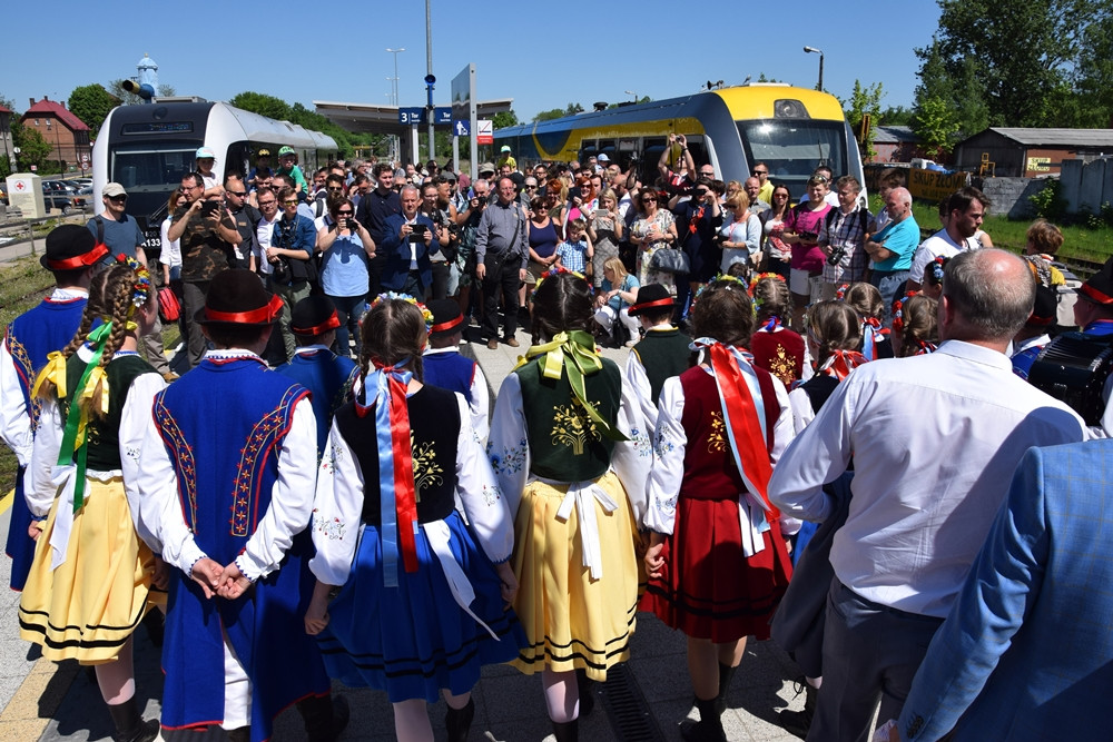 Chcą ratować kolej z Gdańska na Kaszuby. W Kartuzach podpisano list intencyjny