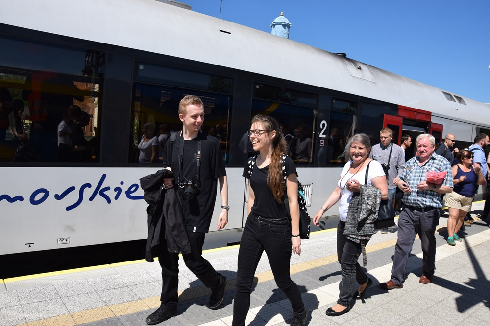 Chcą ratować kolej z Gdańska na Kaszuby. W Kartuzach podpisano list intencyjny