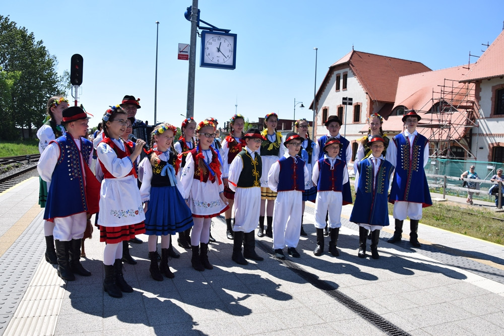 Chcą ratować kolej z Gdańska na Kaszuby. W Kartuzach podpisano list intencyjny