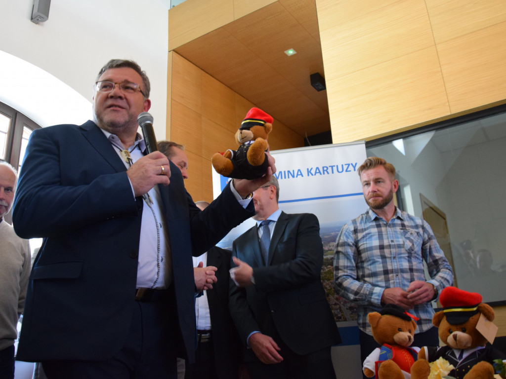 Chcą ratować kolej z Gdańska na Kaszuby. W Kartuzach podpisano list intencyjny