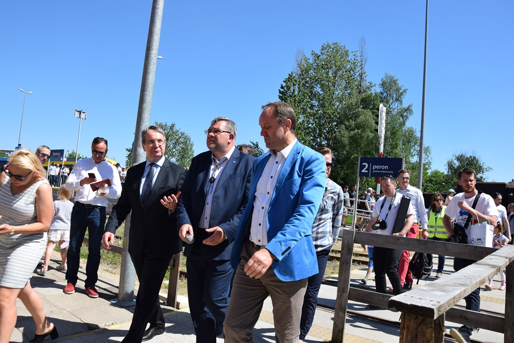 Chcą ratować kolej z Gdańska na Kaszuby. W Kartuzach podpisano list intencyjny
