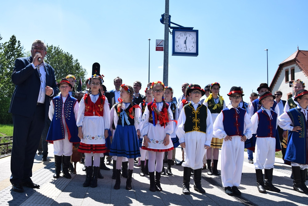 Chcą ratować kolej z Gdańska na Kaszuby. W Kartuzach podpisano list intencyjny